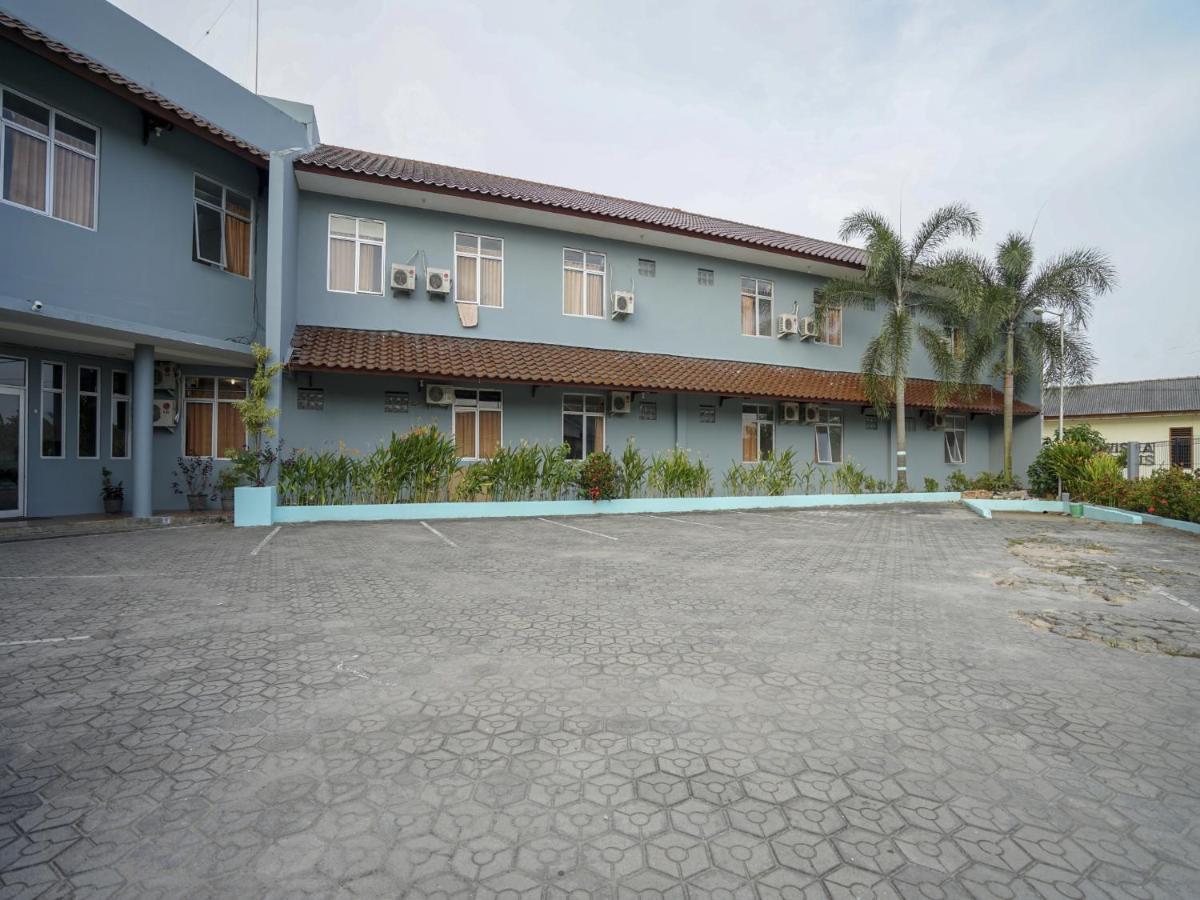 Super Oyo 1844 Bravo Residence Pangkal Pinang Extérieur photo