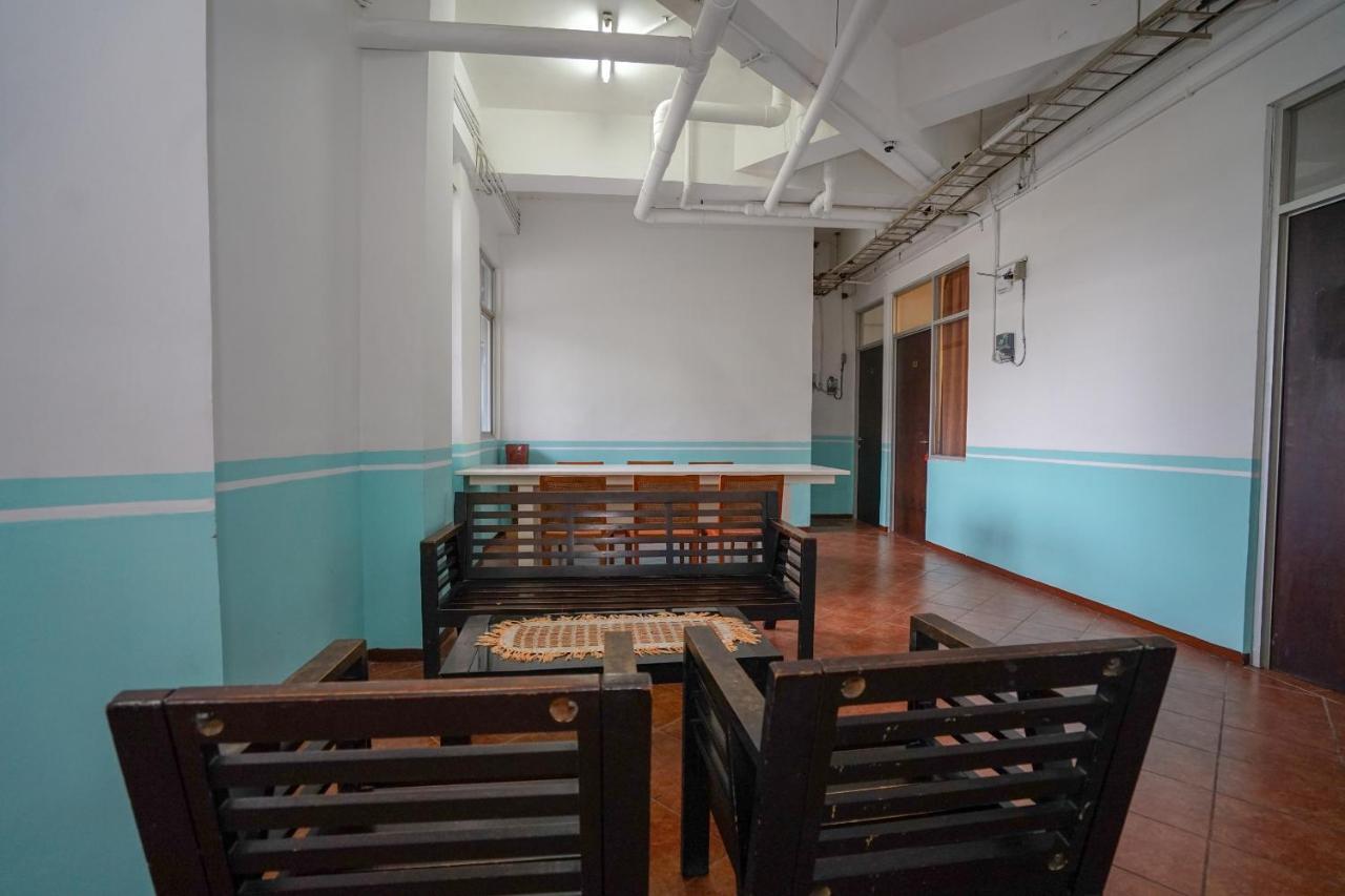 Super Oyo 1844 Bravo Residence Pangkal Pinang Extérieur photo