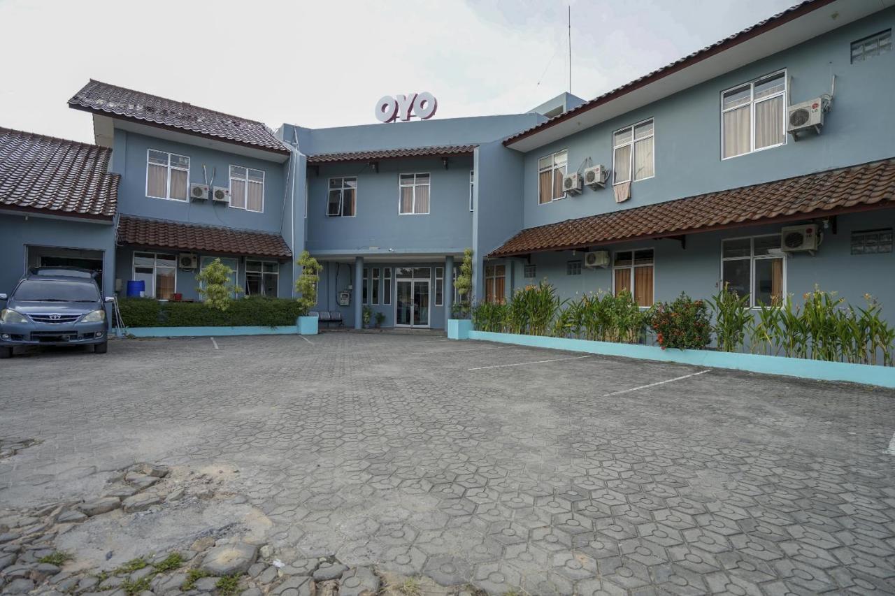 Super Oyo 1844 Bravo Residence Pangkal Pinang Extérieur photo