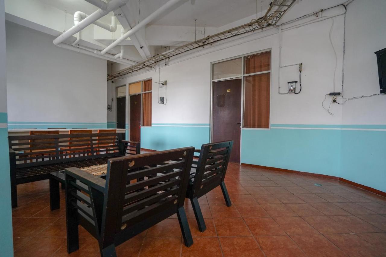Super Oyo 1844 Bravo Residence Pangkal Pinang Extérieur photo